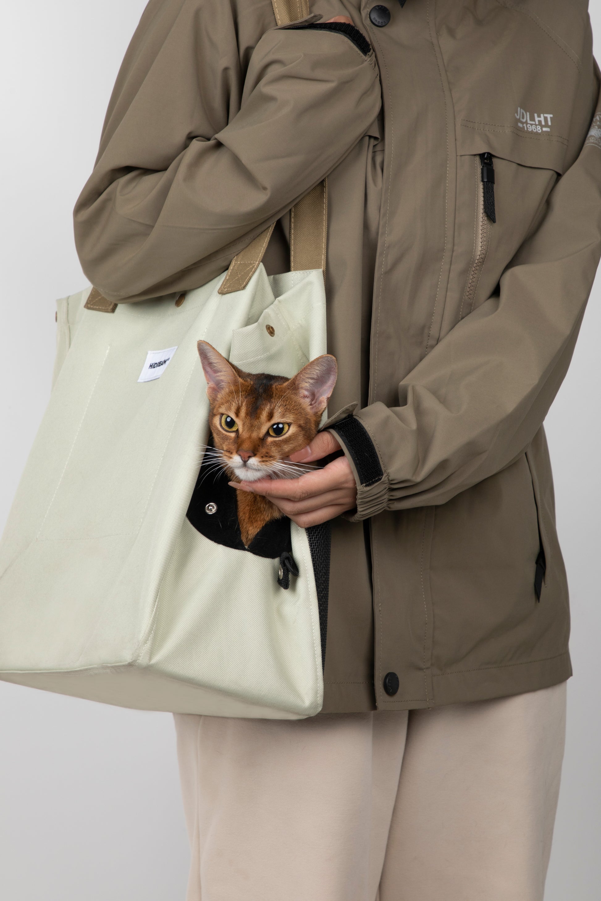 Two-Tone Single-Shoulder Pet Carrier